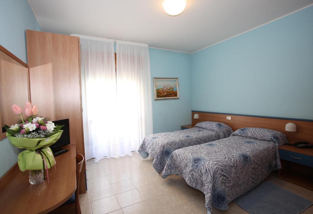 Albergo Ridente ليدو دي يسولو المظهر الخارجي الصورة