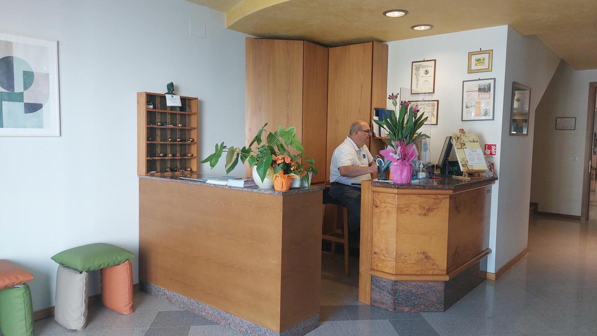 Albergo Ridente ليدو دي يسولو المظهر الخارجي الصورة