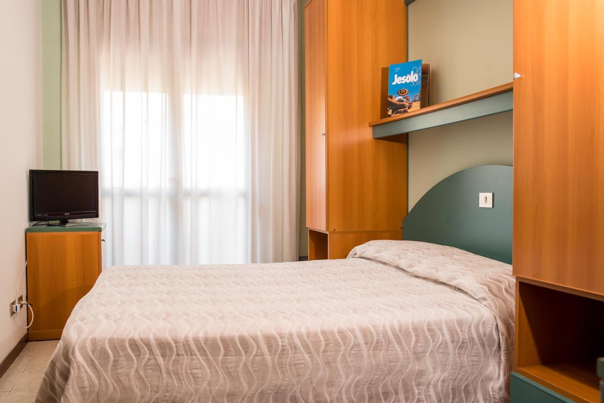 Albergo Ridente ليدو دي يسولو المظهر الخارجي الصورة