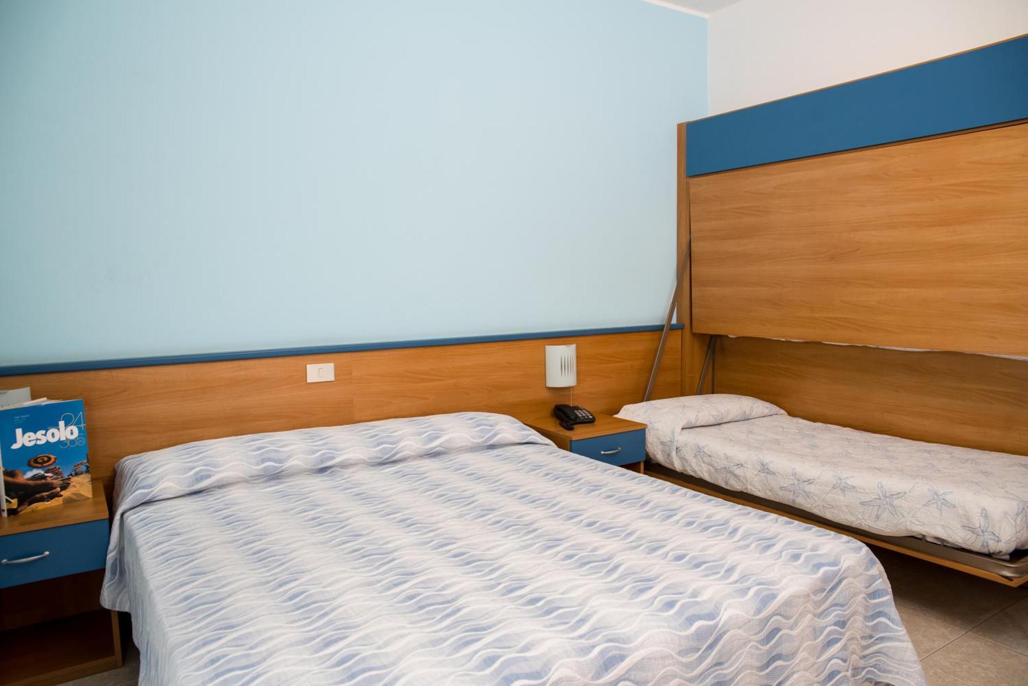 Albergo Ridente ليدو دي يسولو المظهر الخارجي الصورة