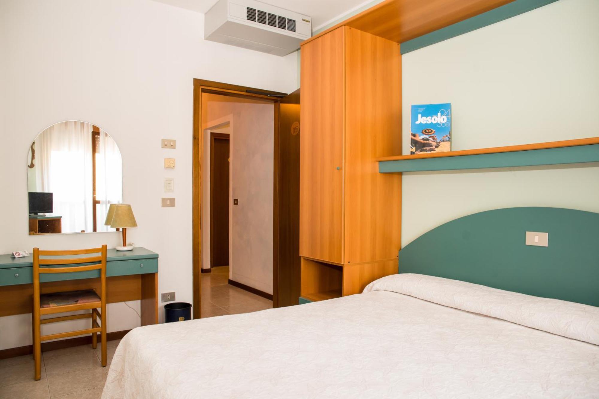 Albergo Ridente ليدو دي يسولو المظهر الخارجي الصورة